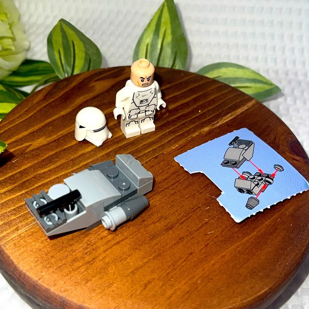 LEGO Star Wars Advent Calendar Set 75184 Any questions just let us know